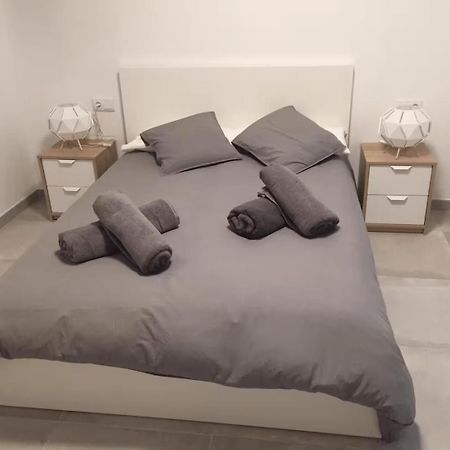 Vivienda Junto A Ruzafa - 12 Pax Y Mas Apartman Valencia Kültér fotó